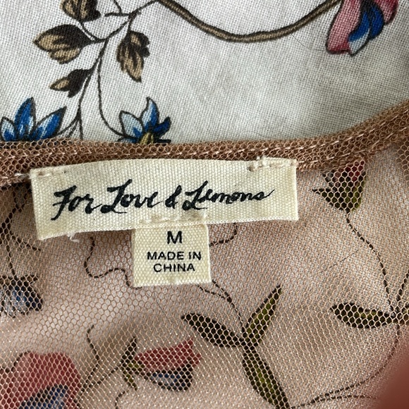 Beautiful little dress - Picture 3 of 3